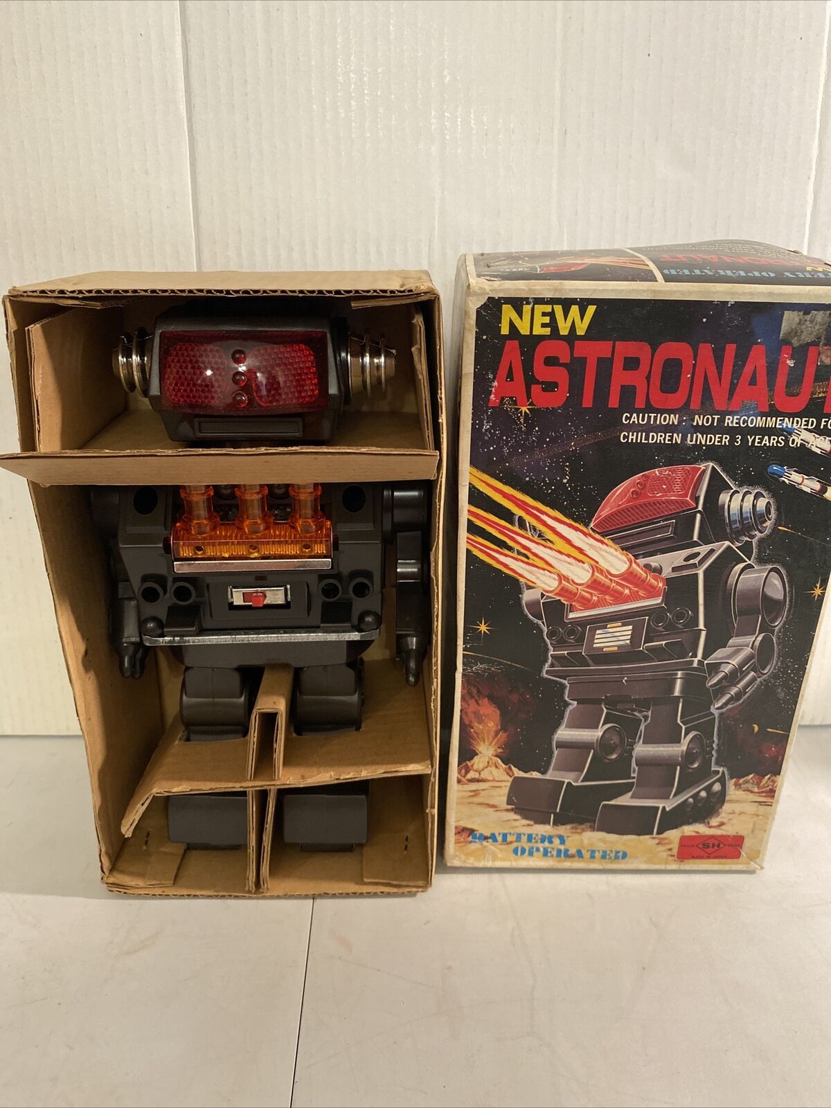 Sh Japan Battery Operated Vintage New Astronaut Robot In Original Box W/ Inserts